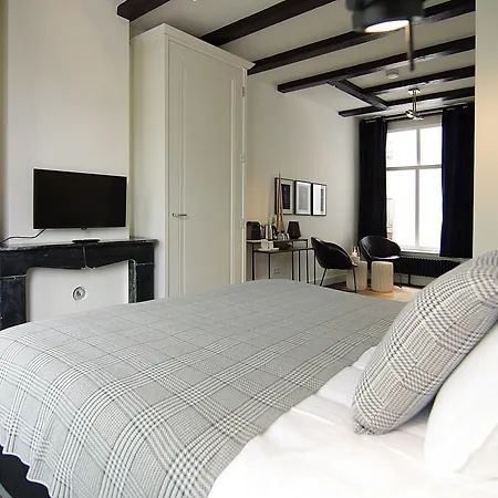 Zandberg - Canal View