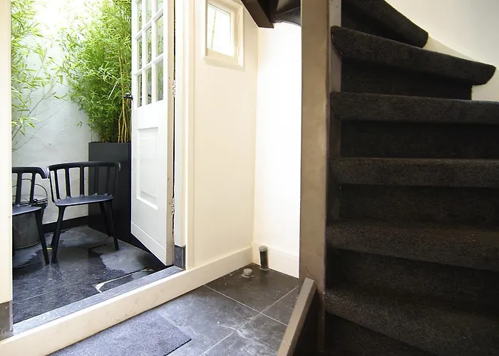 Zandberg - Canal View Bed & Breakfast 3*